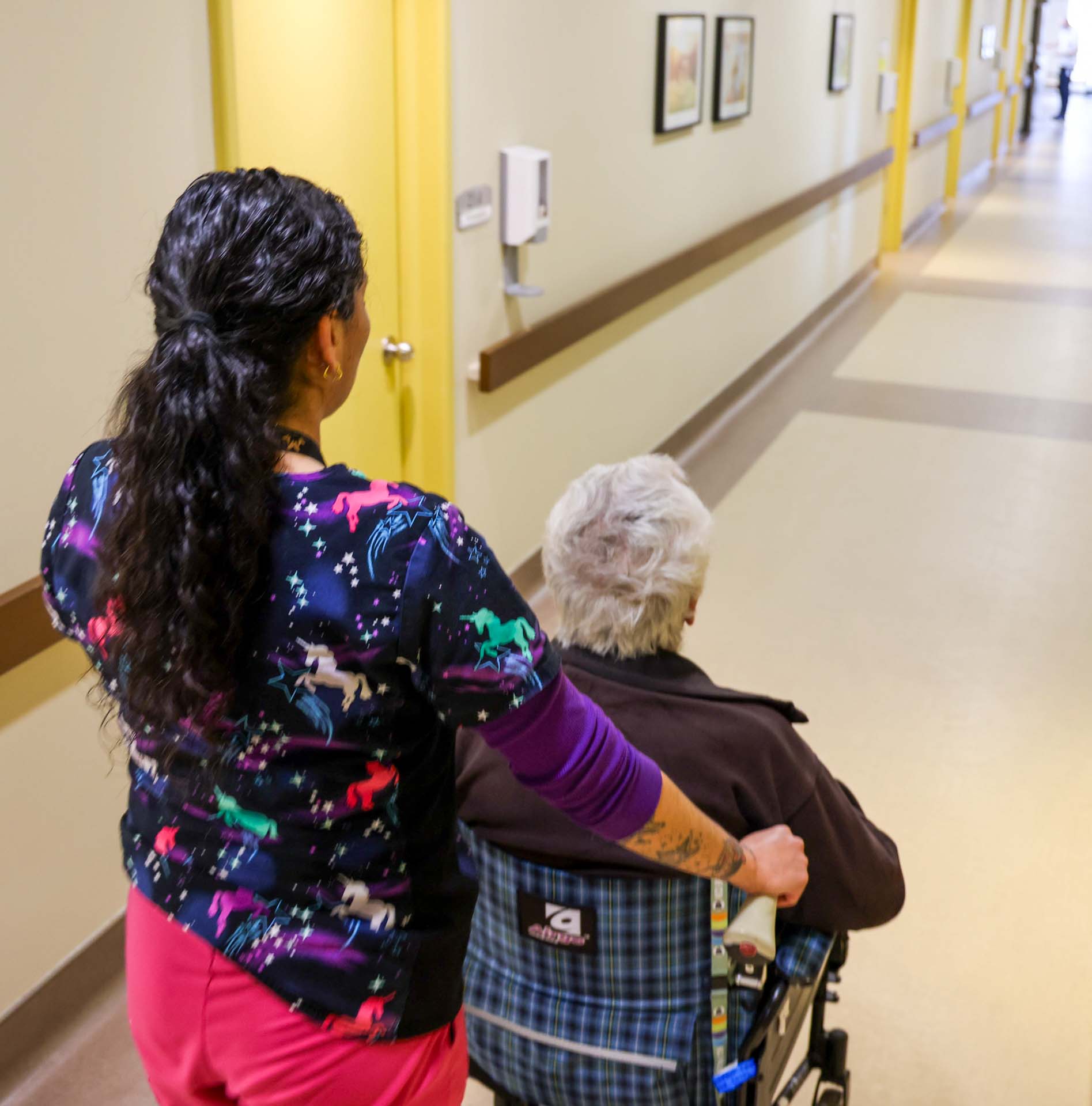 usager avec une infirmière
